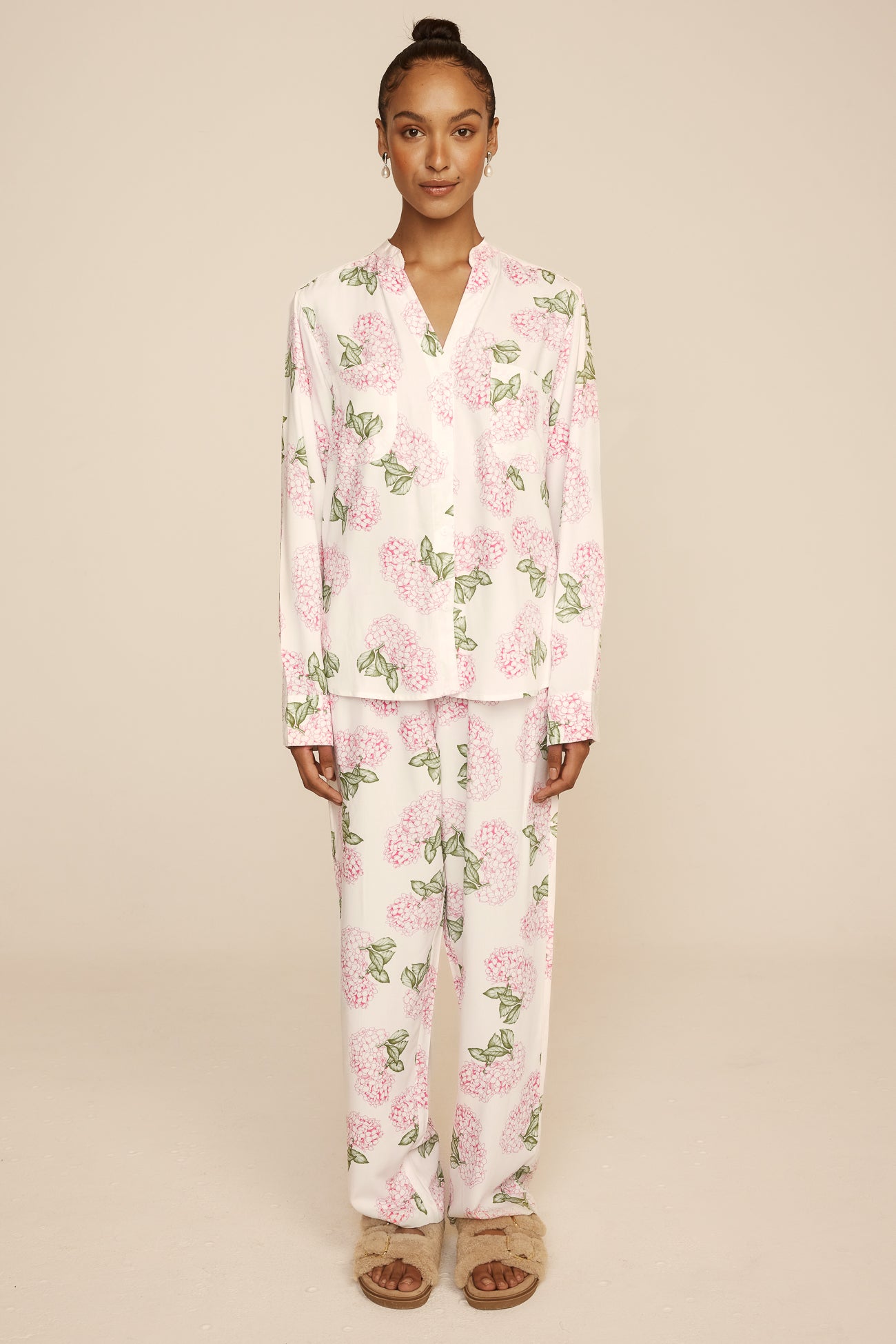 Marlon Satin Feel Floral Print Pyjama Set Marlon Satin Feel Floral Print Pyjama Set